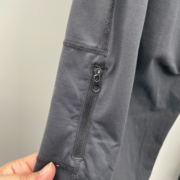Lululemon black capri pant - Picture 5 of 8